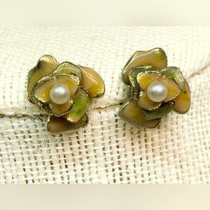 Floral Faux Pearl‎ Enamel Post Earrings